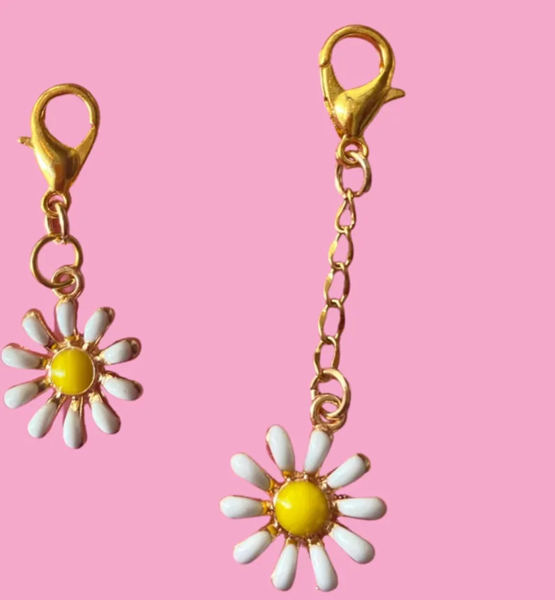 Daisy Flower Charm