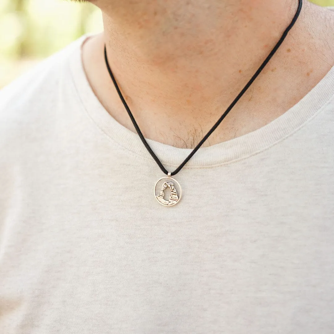 The Arch Necklace